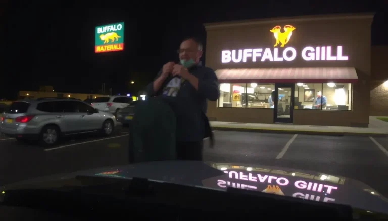 Vol au Buffalo Grill de Soyaux : la gérante publie les images des suspects sur Facebook